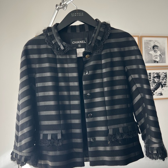 CHANEL Black Jacket in cashmere - Picture 9 of 10